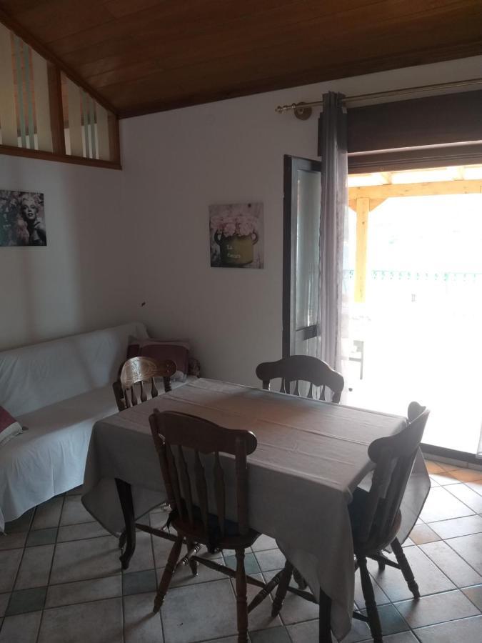 希贝尼克Direkt Na Moru - Bungalov公寓 外观 照片